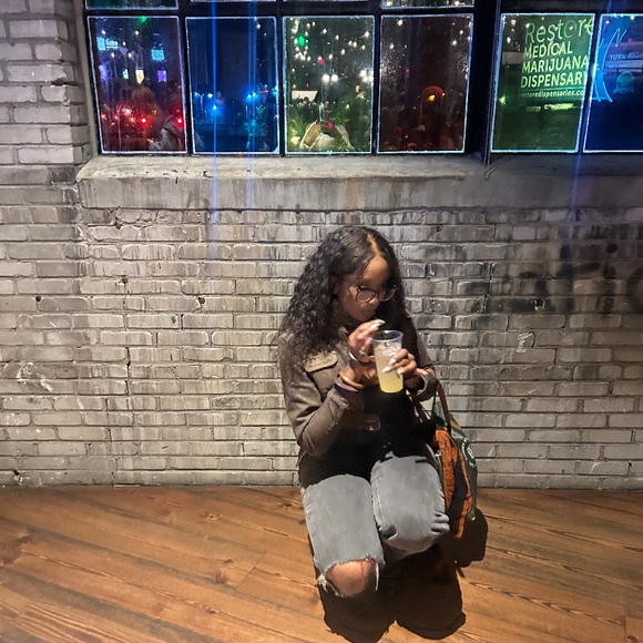 Meet your Posher, Kelsey - Picture 1 of 1